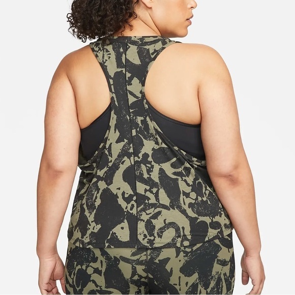 NWT Nike Dri-FIT One Luxe Icon Clash Women's Training Tank (Plus Size) Camo - Picture 4 of 8